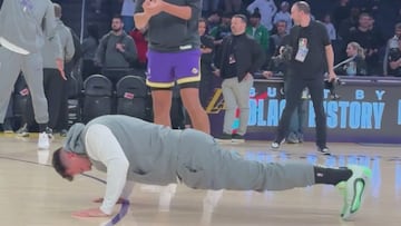 Doncic ve a Nico Harrison en la grada y se pone a hacer flexiones en el calentamiento: estaba muy encendido