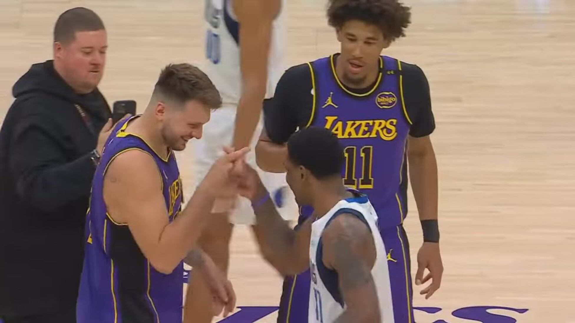 Complete summary of the Dallas Mavericks vs Los Angeles Lakers NBA game ...