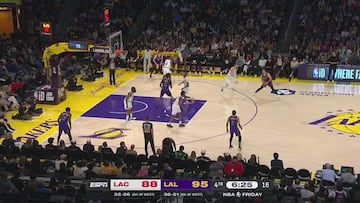 Es infalible desde todas partes y en esto aún más: Doncic se recrea en su jugada marca de la casa