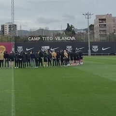 El emotivo homenaje del Barça al doctor Carles Miñarro