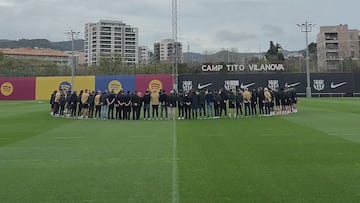 El emotivo homenaje del Barça al doctor Carles Miñarro