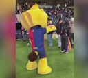 Se viraliza el hermano pequeño de Lamine ‘huyendo’ de la mascota del Barça: desternillante