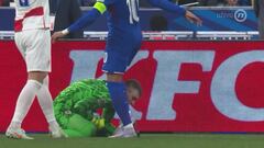 Fea acción de Mbappé con Livakovic: el 10 se pasó de frenada y perdió los nervios