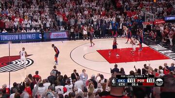 115-115 y 8′′ para el final: se queda parado en el medio y gana el partido, alucinante