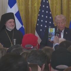 Trump’s viral reaction as crowd yells ‘4 More Years’ at Greek Independence Day Celebration
