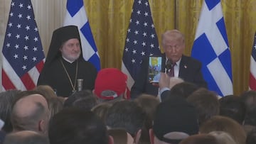 Trump’s viral reaction as crowd yells ‘4 More Years’ at Greek Independence Day Celebration