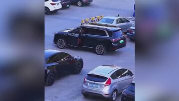 Un ciudadano chino parece que deja el coche ‘abandonado’ y lo que sucede deja boquiabierto a todos