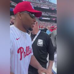 Saquon Barkley makes a spectacular entrance at Phillies stadium!