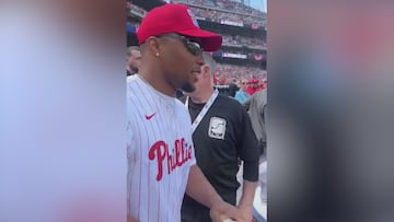 Saquon Barkley makes a spectacular entrance at Phillies stadium!