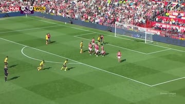 Sarabia silencia Old Trafford con una obra de arte sublime