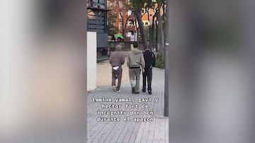 Pillan paseando de incógnito por Barcelona durante el apagón a Lamine, Gavi y Héctor Fort