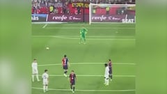 Arda Güler se gana al madridismo con este gesto a Gavi