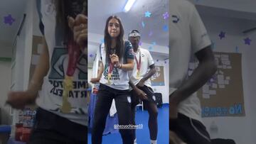 Antiguo video confirma lo impensado: Alex Lora es fanático de Cruz Azul