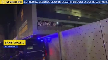 El c¨¢ntico que los jugadores del Bar?a alentaron en la celebraci¨®n que levantar¨¢ muchas ampollas