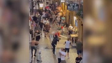 Batalla campal entre hooligans ingleses en el centro de San Sebastián