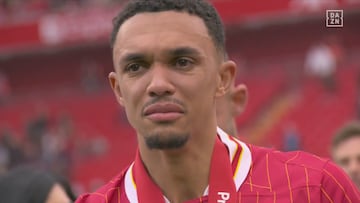 Tras las críticas por su marcha, remueve aún más: Arnold, llorando desconsolado en su despedida de Anfield