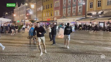 Batalla campal entre los hinchas del Betis y el Chelsea en Polonia: el ambiente está muy caliente