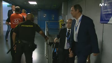 El enganchón de Ibon Navarro en los vestuarios con los árbitros tras caer ante el Madrid