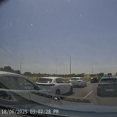 Infierno al volante: la cámara de un coche graba un accidente que acaba en pelea fatal en Madrid