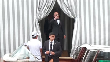 Jeff Bezos makes grand boat exit en route to his Venice wedding Gala