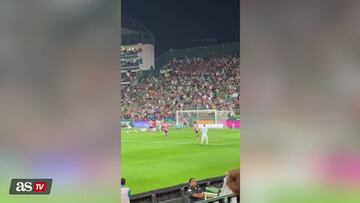 León tiene una nueva misión para James