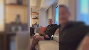 Luis Hernández se burla de Chicharito en redes