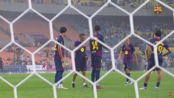 Pita el árbitro el final y Flick no deja a sus jugadores irse a vestuarios: vean la orden clara a Rashford y compañía...