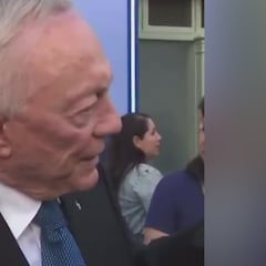 Jerry Jones embraces year-round drama as attention strategy