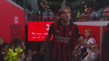 San Siro recibe por primera vez a Modric en una imagen que se va a llevar para siempre Luka por cómo fue