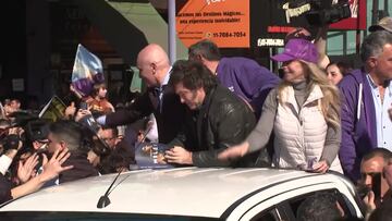 Desalojan a Milei en un acto en Argentina tras ser apedreado por la multitud