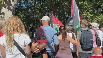 Atocha en Alerta: manifestantes pro Palestina, antes del paso de La Vuelta