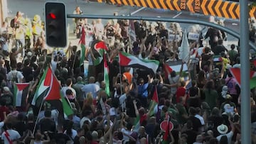 Violent Pro-Palestinians protests bring La Vuelta to abrupt halt