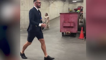 Travis Kelce’s pre-game look steals the show ahead of Chiefs-Eagles