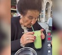 La reacción de una señora mayor al probar el té matcha por primera vez: viral al instante