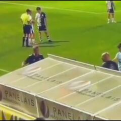 Un aficionado de Unionistas escupe al entrenador del Celta Fortuna y la reacción del Reina Sofía es ejemplar