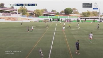 Un juvenil del Madrid marca el gol del año en División de Honor