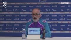 El entrenador del Tenerife destaca en rueda de prensa “el único comentarista al que no quita el volumen” en TV