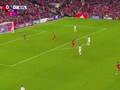 El Dibu comete uno de los errores más flagrantes de su carrera en Anfield: de no creer