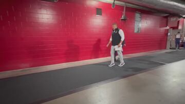 Vrabel celebrates historic sweep of NFC South — Locker room chaos!