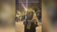 Le pide salir a su pareja y aparece alguien en su espalda: lo que le ocurre a este hombre es ya el vídeo del año