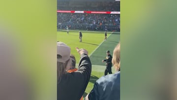 Aaaron Rodgers shouts “I own you” at Chicago Bears crowd before kickoff