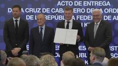 Viral al instante: la reacción de Xabi Alonso cuando Florentino le dice algo al oído