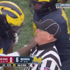 Shocking: Michigan’s Jaishawn Barham headbutts a referee but stays in the game