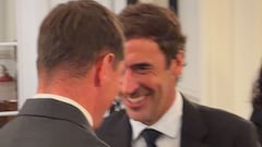 Historia del fútbol español: la emotiva escena entre Raúl y Fernando Torres cuando se encontraron en la Gala de As