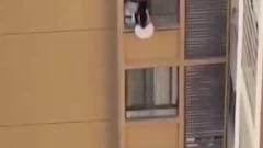 La fuga viral de una amante de un piso en la 13ª planta de un edificio: secuencia de película