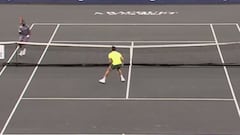 Lo tildan del mejor jugador para exhibiciones del mundo: vean a Alcaraz ‘humillar’ a Tiafoe