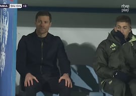 Este Real Madrid se explica con la cara de Xabi Alonso según pitó el árbitro: demoledora