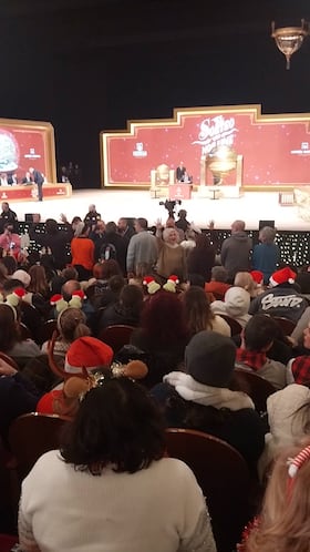 La protesta durante la Lotería de Navidad: tuvo que actuar la seguridad