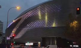 Tienen que verlo: la fachada del Bernabéu que da a la Castellana completamente iluminada