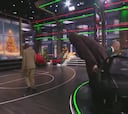 Shaquille O’Neal se carga en directo un panel enorme de la televisión americana